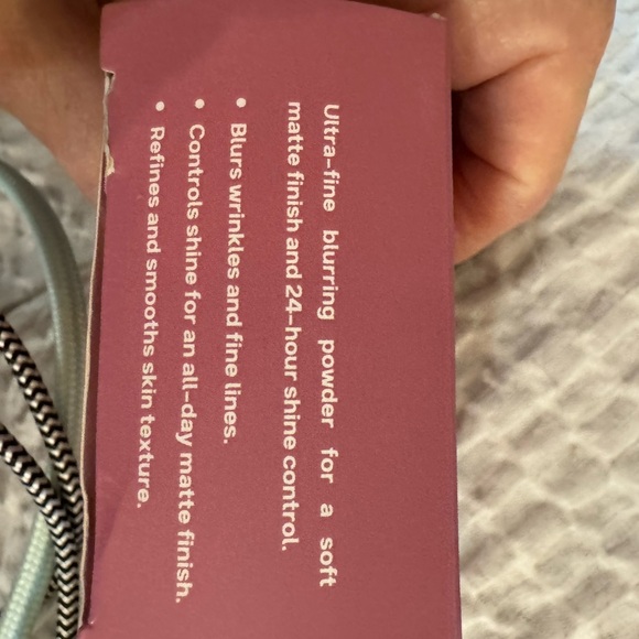 Allaura blurring setting powder brand new only opened to see color! - Picture 6 of 8